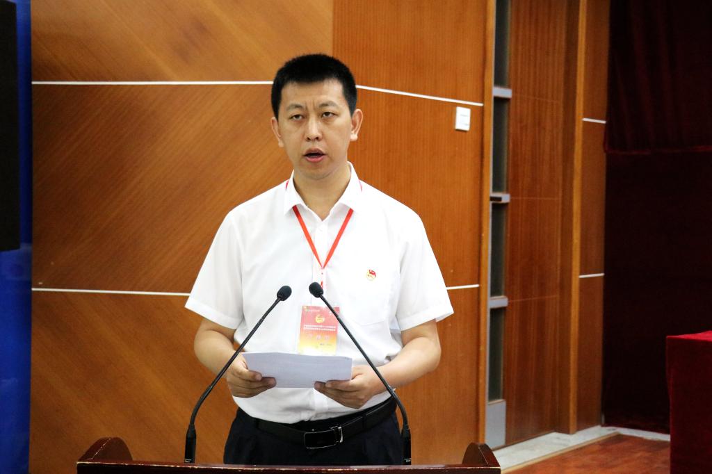 校团委副书记李绥波